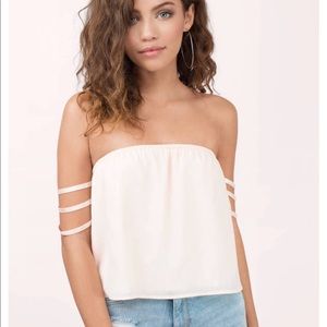 Tobi Less Sleeve Cream Top